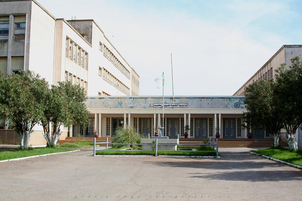 ORAN 2006 LYCEE TECHNIQUE SAIN HUBERT.jpg